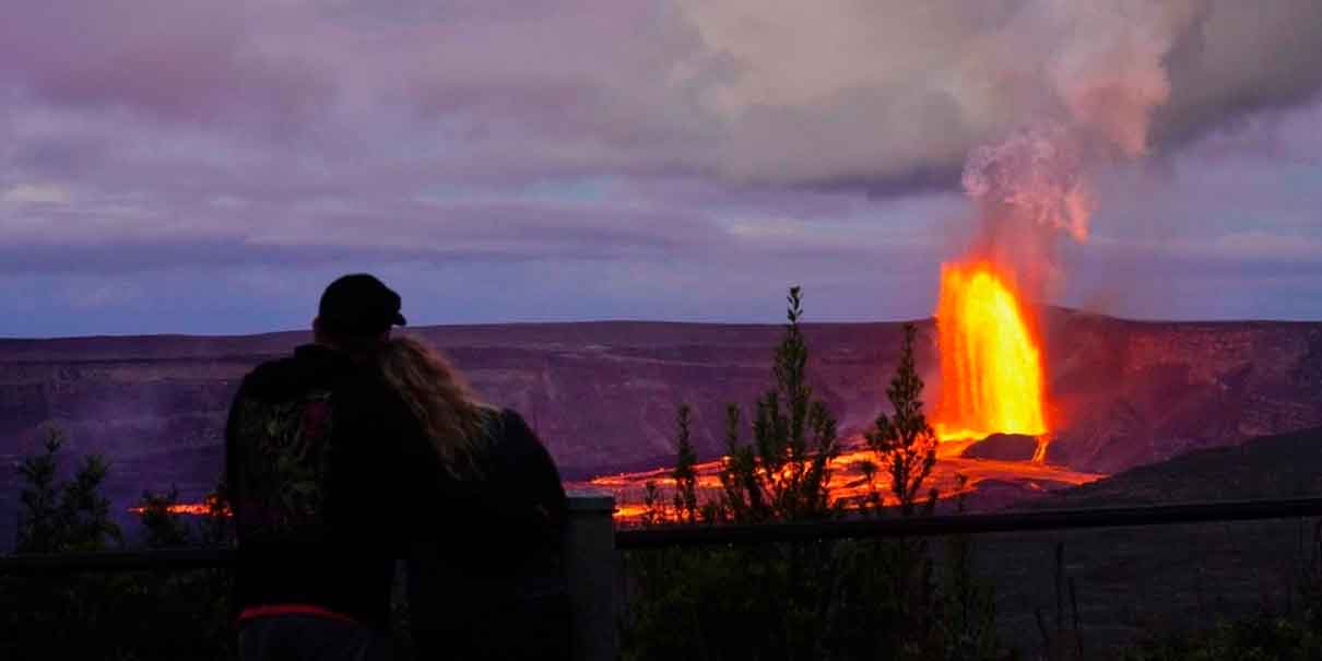 Videos muestran explosiones de lava de más de 200 metros durante la erupción del volcán Kilauea
