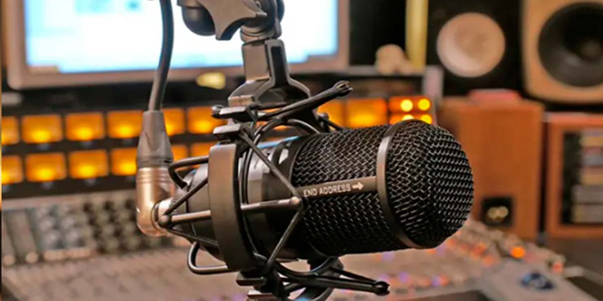 Censuran radio y TV; ahora van por prensa y redes