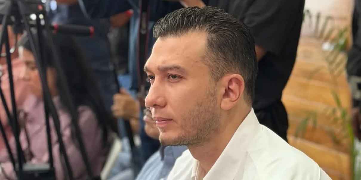 Renuncia tesorero de Tulum tras ser detenido en el Aeropuerto de Cancún con un arma de fuego