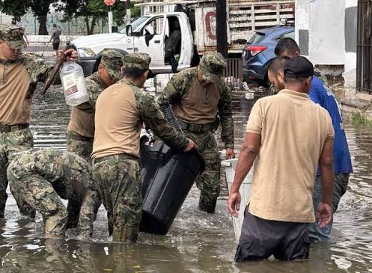Activa la Semar el Plan Marina en Fase de Auxilio tras intensas lluvias en Mazatlán