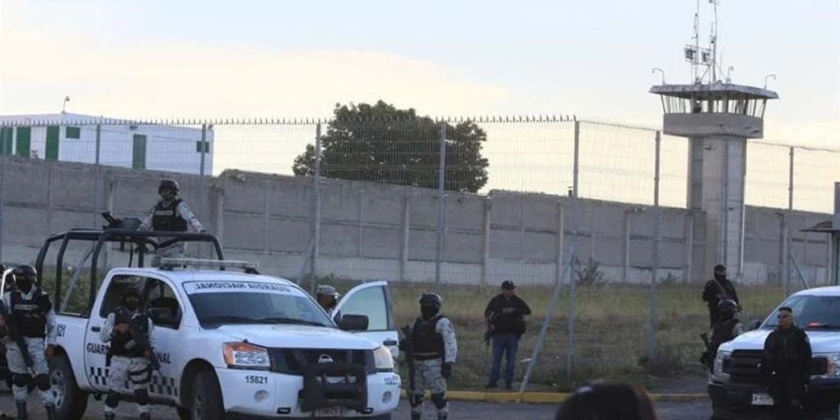 ¿Autogobierno en el penal de Puente Grande, Jalisco? Acusan venta de cerveza, celulares y cobros por visitas conyugales