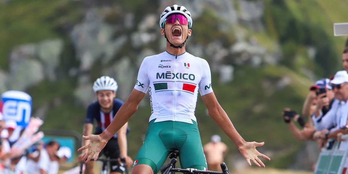 Isaac del Toro renueva con UAE Team Emirates hasta 2031