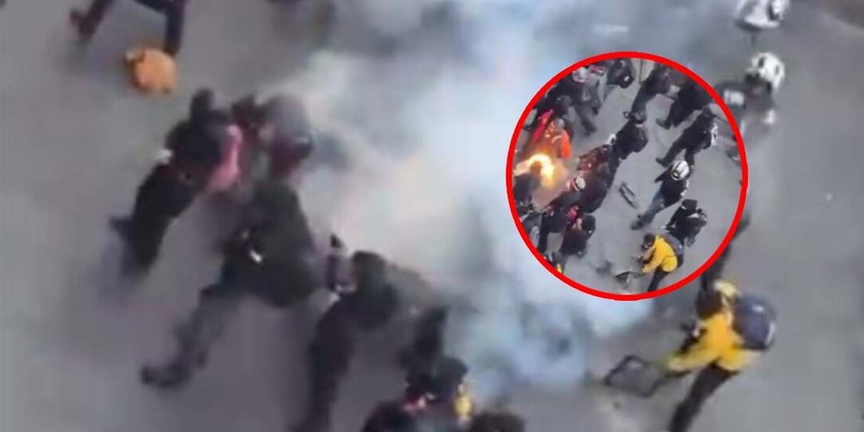 Así le explotó un petardo en la mano a joven durante marcha del 2 de Octubre. VIDEO