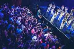 Policía frena palomazo callejero de Banda El Recodo en punto turístico de Londres. VIDEO