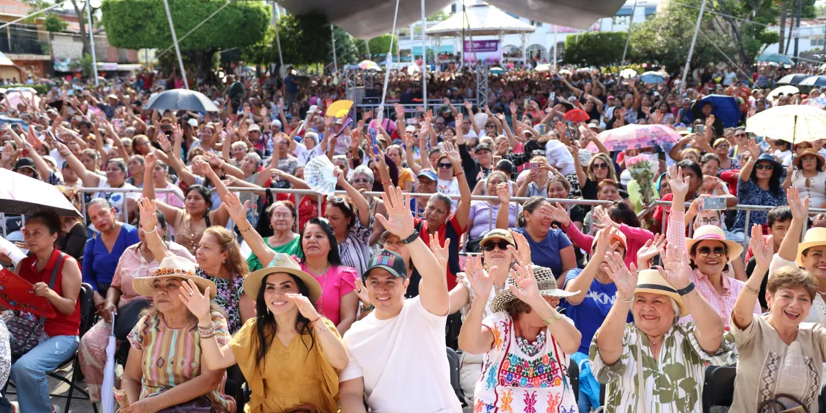 Más de 12 mil personas celebraron el Día de las Madres en Jiutepec con rifas, música en vivo y reconocimientos a las madres del municipio.