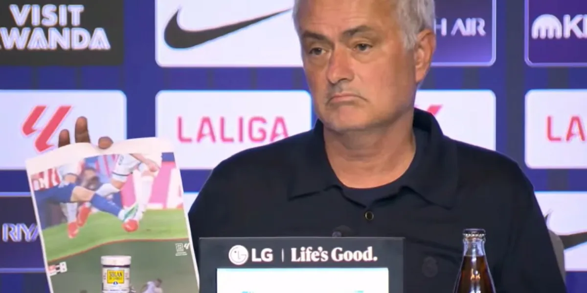 Mourinho convierte la conferencia en espectáculo: denuncia arbitraje con gestos teatrales y acusaciones exageradas
