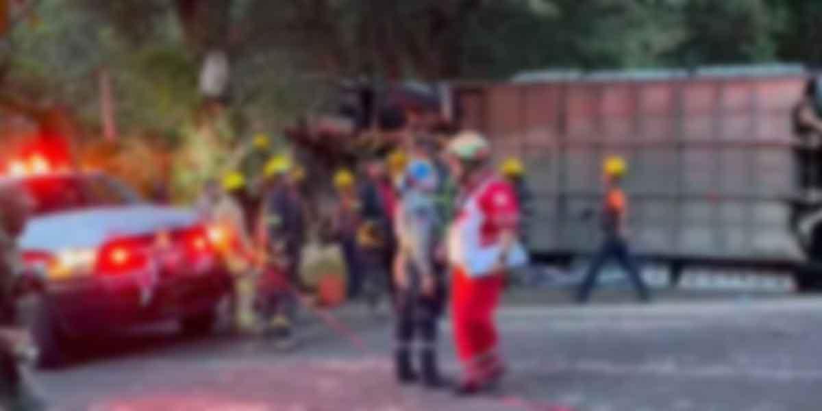 VIDEOS. Se accidenta la Banda Real de Huajuapan en Huitzilac, Morelos; hay al menos 4 muertos