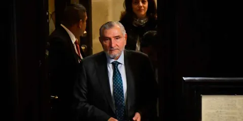 Revelan investigación de EU contra Adán Augusto; señalan presunto huachicol y lavado de dinero