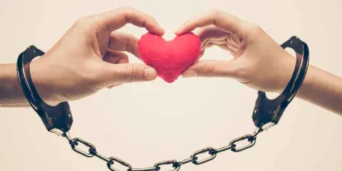 Sentir demasiado no siempre es amor