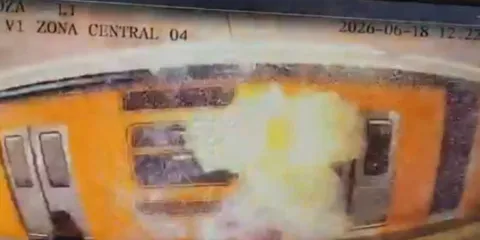 Bastón cae a las vías y desata cortocircuito en estación Zaragoza del Metro CDMX
