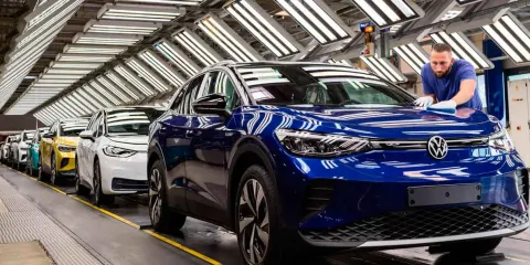 ¡Cuidado Puebla! Volkswagen cerrará plantas a nivel mundial y prevé despedir  100 mil trabajadores