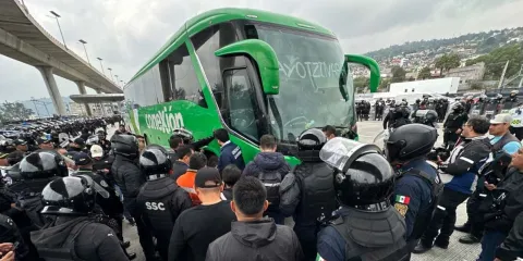 Decomisan explosivos a normalistas de Ayotzinapa que se sumarán a la CNTE