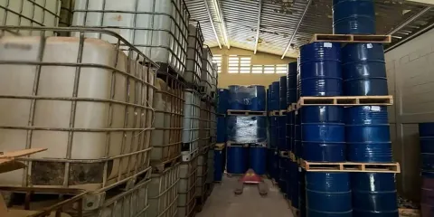 Decomiso histórico en Sinaloa: aseguran más de 24 mil litros de metanfetamina líquida