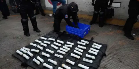 Investigan célula radical ligada a Ayotzinapa tras decomiso de 59 explosivos. No eran maestros