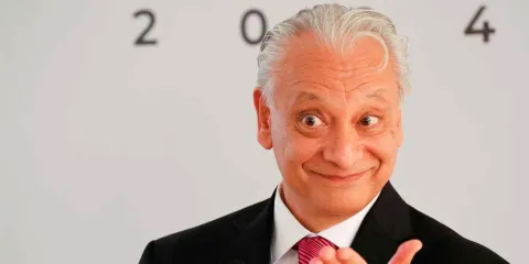 Investigan a exdirector de Pemex, Víctor Rodríguez Padilla, por violencia física contra su esposa