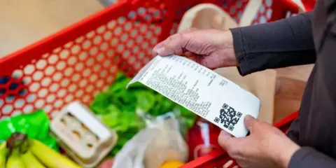 Menos inflación, pero no todo baja: estos son los productos que encarecieron