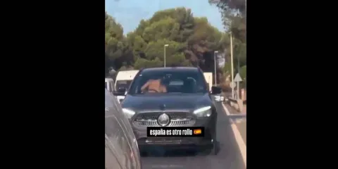 Pareja mantiene SEXO EXTREMO mientras manejan en transitada carretera 