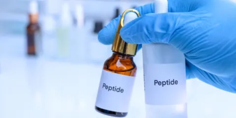 Péptidos: qué son, usos comunes y riesgos