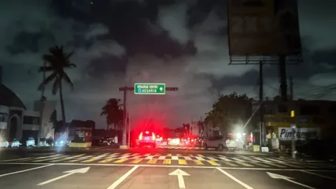 Mega apagón en Boca del Río deja a oscuras a más de 20 colonias, plazas y el estadio Beto Ávila