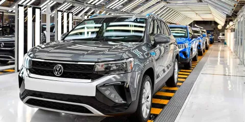 Volkswagen alista cierres de plantas y despidos masivos en Alemania