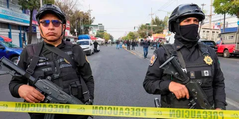 Detienen a 5 policías dedicados al robo de casa habitación en CDMX 
