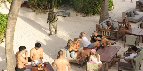Empresarios denuncian que autoridades cobran derecho de piso en Tulum