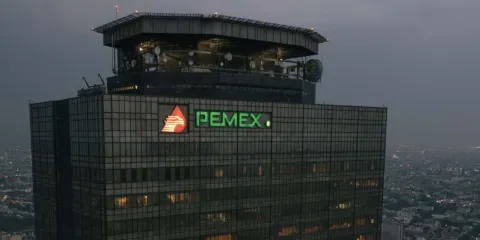 Empresas favorecidas por Pemex acumulan casi 100 contratos públicos por más de 12 mil 500 millones de pesos