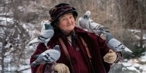 Fallece Brenda Fricker a los 81 años, la inolvidable Mujer de las Palomas de "Mi pobre angelito 2"