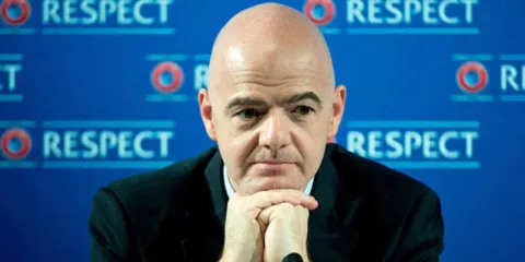 La DFB y la UEFA se distancian de Gianni Infantino rumbo a su reelección