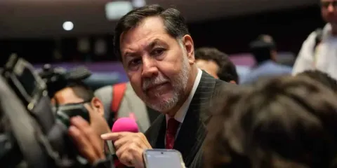 Noroña rechaza sanción por violencia política de género y vuelve a llamar "fascista" a Grecia Quiroz