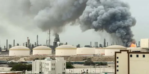 Petróleo se dispara casi 8% por tensión militar en Medio Oriente