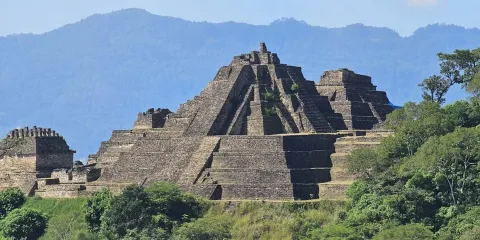 Zona Arqueológica de Toniná, Chiapas: la ciudad maya de Chiapas con la pirámide más alta de México
