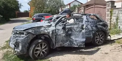 Así quedó un Volkswagen Touareg tras un ataque aéreo… y aún puede arrancar