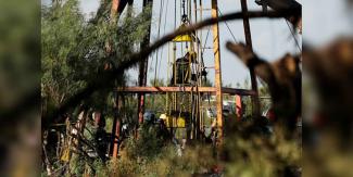 Por riesgo de colapso detienen el rescate de los mineros atrapados en Sabinas