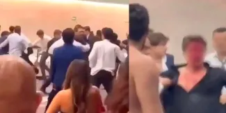 Graduación universitaria termina en pelea campal y vuelan sillas en Aguascalientes. VIDEO