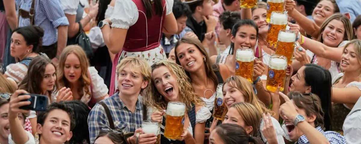 Arranca el Oktoberfest en Múnich; tradiciones y la apertura del primer barril de cerveza