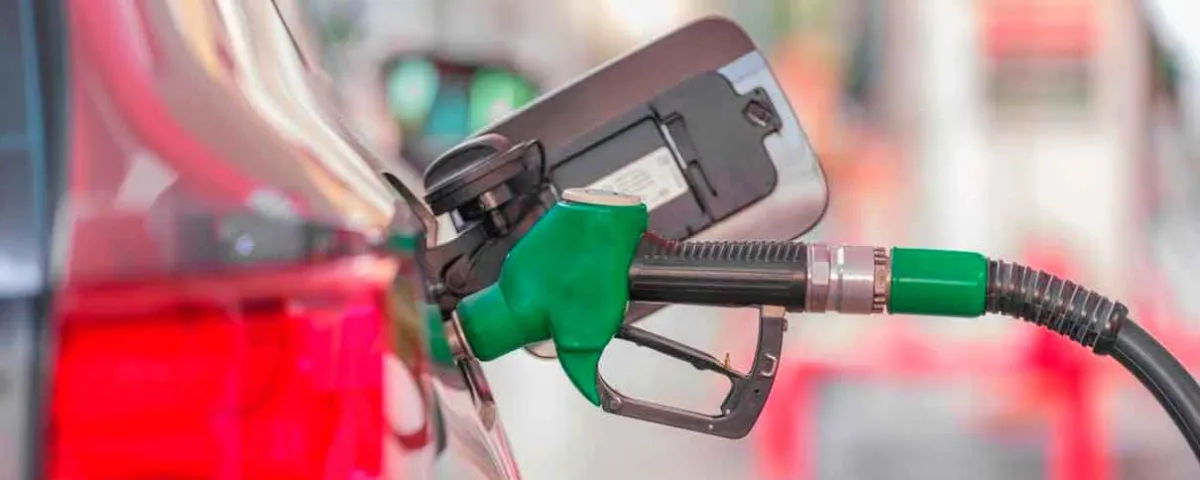 Sin darte cuenta compraste gasolina al CJNG. EU vincula 12 empresas gasolineras a su red criminal
